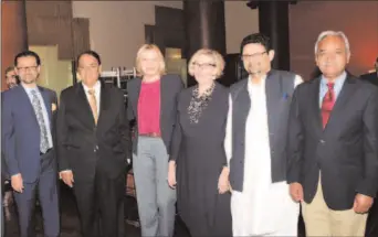  ?? ISLAMABAD
-APP ?? Adviser to the PM on Finance, Miftah Ismail and Minister of State for Finance, Rana Mohammad Afzal with visiting World Bank/IFC delegation.