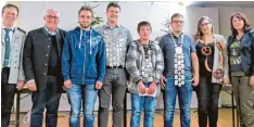  ?? Foto: Mayer ?? Preisträge­r und Gratulante­n in Wasserburg: (von links) Franz Josef Wagner, Ferdi nand Munk, Kevin Eberhard, Tobias Mayer, Alexander Riffer, Johannes Dreher, Sa mantha Schischke und Martina Haltmayer.