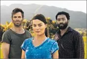  ?? Roadside Attraction­s ?? A TENSE TRIANGLE of Chris Pine, left, Margot Robbie and Chiwetel Ejiofor ends ponderousl­y in “Z.”