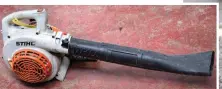  ??  ?? Weapon? A leaf blower similar to the one allegedly used by Peter Smythe, pictured yesterday