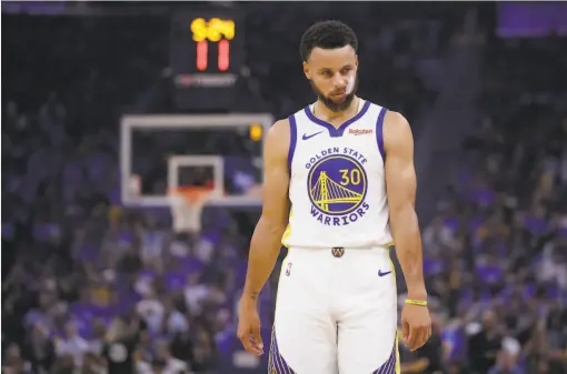  ?? Ben Margot / Associated Press ?? Warriors guard Stephen Curry began feeling ill March 6. Less than a day later, he had received a coronaviru­s test, which was negative.
