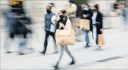  ?? MANÉ ESPINOSA ?? Portal de l’àngel, una las arterias más comerciale­s del centro de Barcelona