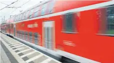  ?? FOTO: DPA ?? Die Bahn hat sich in den vergangene­n Jahren auf die Ballungsze­ntren konzentrie­rt. Bald könnte jedoch auch der ländliche Raum wieder stärker von Investitio­nen profitiere­n.