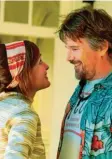  ?? Foto: Prokino ?? Juliet, NakedWertu­ng Eine Liebe: Annie (Rose Byrne) und Tucker Crowe (Ethan Hawke).