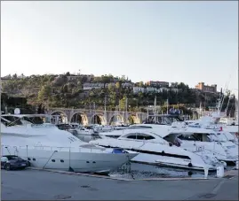  ?? (Photo Sébastien Botella) ?? Le port de la Rague est implanté sur deux communes, celles de Mandelieu et de Théoule.