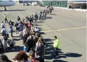  ?? ?? Pasajeros quedaron varados en el aeropuerto de Ramos Arizpe.