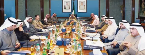  ??  ?? KUWAIT: His Highness the Prime Minister Sheikh Jaber Al-Mubarak Al-Hamad Al-Sabah chairs the Cabinet’s meeting yesterday. —KUNA