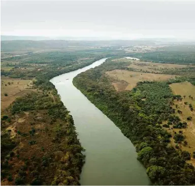  ?? Edson Rodrigues/Folhapress ?? Rio Cuiabá em área próxima à nascente, na cidade de Rosário Oeste, no Mato Grosso