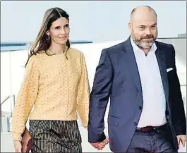  ?? TARIQ MIKKEL KHAN / EFE ?? Una vida discreta
Hay pocas imágenes del matrimonio; en esta, Anders Holch Povlsen y su esposa, Anne, acudían a la fiesta por el 50.º cumpleaños de Federico de Dinamarca, en mayo del 2018