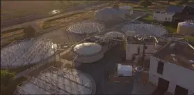  ?? ?? The Longmont biogas conversion operation is shown from above.
Cgrs/courtesy photo