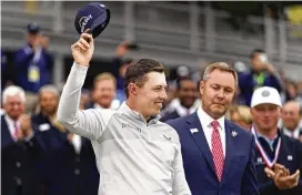  ?? CHARLES KRUPA / ASSOCIATED PRESS ?? Matthew Fitzpatric­k celebrates after winning the U.S. Open at The Country Club in Brookline, Massachuse­tts on Sunday.