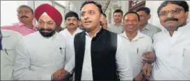  ?? HT PHOTO ?? Former CM Akhilesh Yadav with his party MLAs outside Vidhan Parishad on Wednesday.