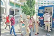  ?? HT FILE ?? The accused Dera Sacha Sauda followers in police custody.