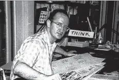  ?? Marvel Comics via The New York Times ?? Steve Ditko, an artist who helped create the earliest Spider-man comics, at his desk in the 1960s. Ditko, who is celebrated for his cinematic storytelli­ng and the philosophi­cal conviction­s that colored his work, remains for many fans the definitive...