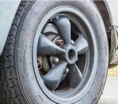  ??  ?? Above left: Highly desirable magnesium American Racing wheels suit the car to a ‘T’, as do the Avon tyres