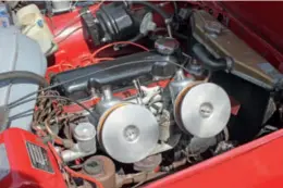  ??  ?? Twin carbs on early models were replaced with fuel injection.