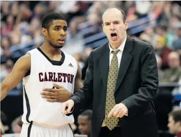  ?? WAYNE CUDDINGTON/OTTAWA CITIZEN FILES ?? Carleton’s Kewyn Blain and head coach Dave Smart are shown during the MBNA Capital Hoops Classic in January. With the Ravens winning eight of the last 10 national titles, opponents are looking for an answer to this hard court powerhouse.
