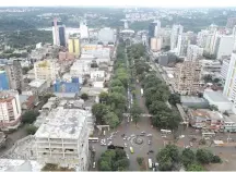  ??  ?? Vista aérea del centro urbano de la capital del Alto Paraná.