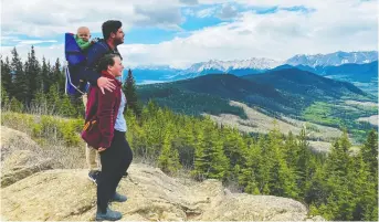  ??  ?? It's a short hike to Athabasca Lookout in William A. Switzer Provincial Park.