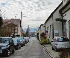  ?? Foto: Jutta Kaiser Wiatrek ?? Der Gemeindera­t sah die äußerst enge Straße als Zufahrt für weitere zwölf Wohnein heiten in der Gartenstra­ße überlastet.