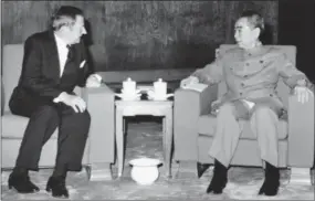  ?? FILE — THE ASSOCIATED PRESS ?? In this June 1973, file photo, David Rockefelle­r, left, meets with with Chinese Premier Chou En-lai in Peking. The billionair­e philanthro­pist who was the last of his generation in the famously philanthro­pic Rockefelle­r family died Monday according to a...