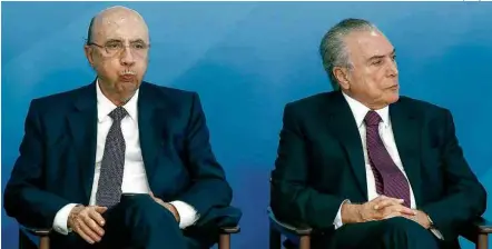  ?? Pedro Ladeira - 15.mar.2017/Folhapress ?? O ministro da Fazenda, Henrique Meirelles, e presidente Michel Temer durante cerimônia no Palácio do Planalto