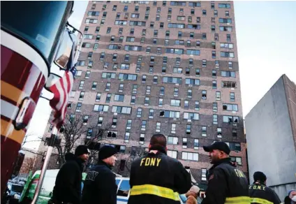  ?? AFP ?? En el edificio vivían inmigrante­s y gente de recursos muy escasos.