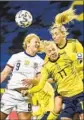  ?? Janerik Henriksson AP ?? LINDSEY HORAN (9) of the U.S. tries to head the ball during a 1-1 draw against Sweden.