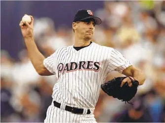  ?? AL BELLO GETTY IMAGES ?? Kevin Brown pitched the Padres to the 1998 World Series against the New York Yankees.