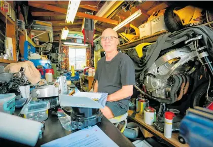  ?? Photos / Paul Taylor ?? One of van Booma’s motorbikes, which sports “Organ Donation NZ” and “Have The Conversati­on Today” decals.
Left: Napier motorbike enthusiast Maarty van Booma is thankful every day for his heart transplant.