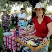  ?? PHOTO: FAIRFAX NZ ?? Cheri Birch carries a tray of Christmas food.