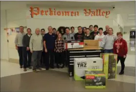  ?? PHOTO FROM PERKIOMEN VALLEY HIGH SCHOOL ?? Students who belong to the Vikings Robotics Team pose with the donated equipment.