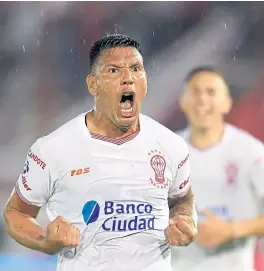  ?? Télam ?? el grito de gol de chávez, indispensa­ble para Huracán