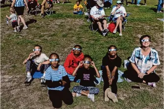  ?? Josie Norris/staff photograph­er ?? Most school districts in the Hill Country, expecting high traffic, will close for the April 8 eclipse, while others in the San Antonio area plan to take advantage of the rare teaching opportunit­y.