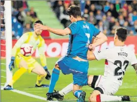  ?? FOTO: EFE ?? El delantero del Getafe Jaime Mata volvió a ver puerta y ya suma trece goles en LaLiga