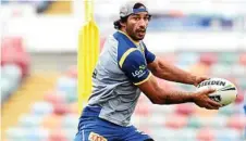  ?? Photo: Zak Simmonds ?? FABULOUS COMPETITIO­N: Win a meet and greet with league great Johnathan Thurston.