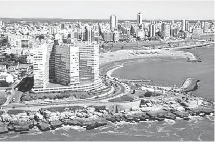  ?? ARCHIVO LA NUEVA. ?? Nada mejor que un paseo por Mar del Plata: escapada o vacaciones, la mejor alternativ­a.