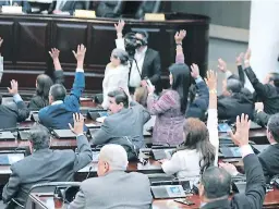  ??  ?? ARCHIVO. Tocará al pleno del Congreso decidir el futuro de los temas sensibles sobre los cuales no hubo consensos.