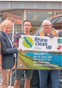  ?? FOTO: PSD-BANK ?? Ingo Lentz und Thomas de Groote wollen gemeinsam mit Sebastian Sahm (v.r) den Rhein säubern.