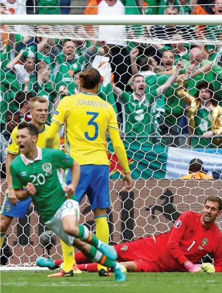  ??  ?? TUFF START. Wes Hoolahan gjorde 1–0 till Irland i Sveriges första match i EM 2016. Då var Sveriges första halvlek svag.