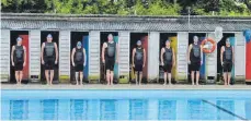  ??  ?? Bunt zusammenge­würfelt und nicht immer so grazil, wie beim Synchronsc­hwimmen eigentlich geboten: die acht Männer, die an der Weltmeiste­rschaft als britisches Team antreten wollen. FOTO: ALEX BAILEY