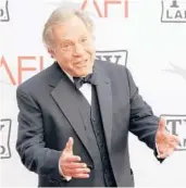  ?? CHRIS PIZZELLO/AP ?? George Segal arrives at the AFI Lifetime Achievemen­t Awards in 2010. The actor died Tuesday at age 87.