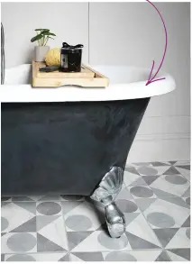  ??  ?? CUSTOMISED LOOK
An acrylic freestandi­ng bath is a practical choice as it’s lightweigh­t and a lot cheaper than a cast iron design. After buying it on Instagram for £50, Cherelle spray-painted it black to match the other elements