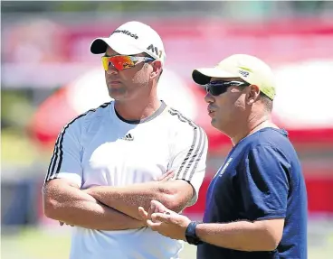  ?? /Carl Fourie/Gallo Images ?? Think-tank: Jacques Kallis, left, with Proteas coach Russell Domingo at the Newlands nets on Sunday.