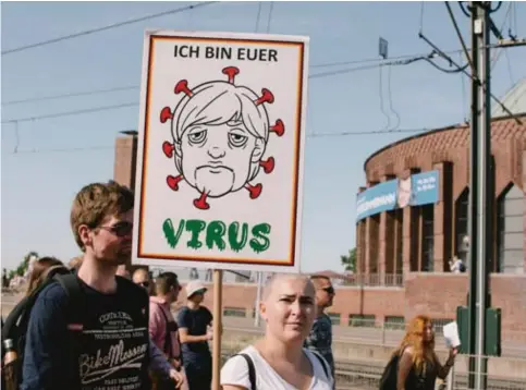  ?? © ?? Een betoging van sceptici in Düsseldorf op 20 september. De weerstand tegen het coronabele­id groeit in Duitsland. getty images