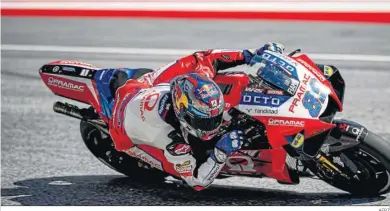  ?? AFP7 ?? Jorge Martín toma una curva durante la clasificac­ión en el circuito de Red Bull de Spielberg