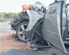  ?? FOTO: DPA ?? Automatisc­he Hilfe nach einem Unfall: Das soll das eCall-System gewährleis­ten. Vergleichb­ares bieten auch sogenannte Unfallmeld­estecker.