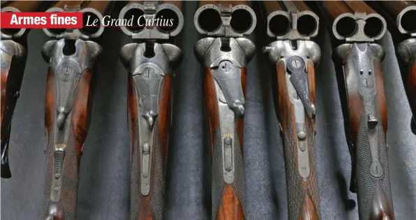  ??  ?? Des Anson anglais et belges. De gauche à droite, un Francotte, deux Westley Richards droplocks, un Knoll et un Woodward, tous deux à indicateur d’armement.