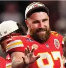  ?? ?? Travis Kelce festeja tras conquistar el Bicampeona­to de la NFL en el SB LVIII.