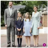  ??  ?? 11 anni, con papà Felipe (49), mamma Letizia Ortiz (45) e la sorella Sofia (10). 5